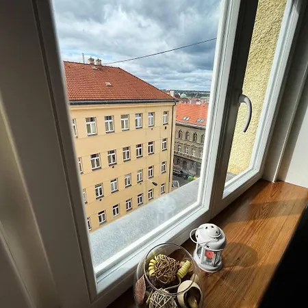 Stylish Apartment In Heart Of Zizkov Near Iconic Sites Prague Exterior photo