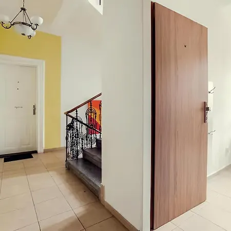Stylish Apartment In Heart Of Zizkov Near Iconic Sites Prague Exterior photo